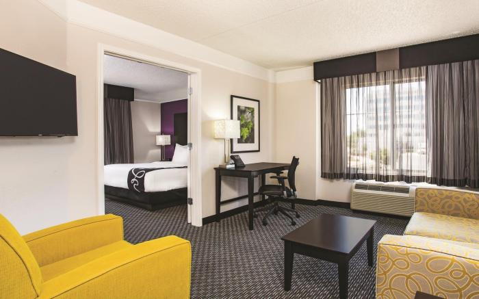 La Quinta Inn & Suites by Wyndham Las Vegas Summerlin Tech