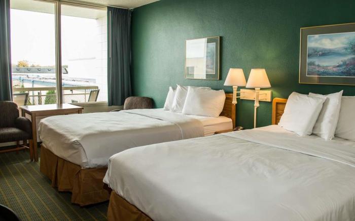 Baymont Inn & Suites by Wyndham Fargo