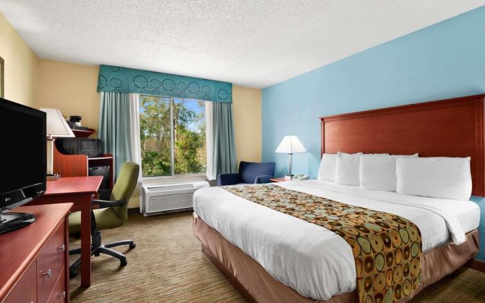 Baymont By Wyndham Gainesville I-75