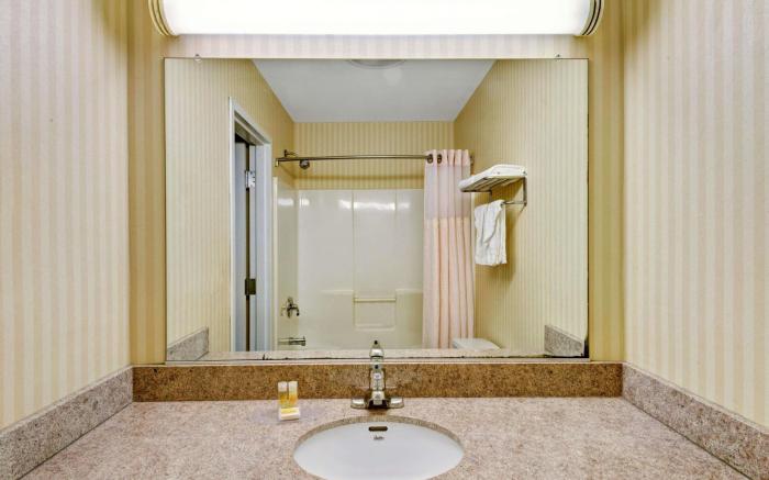 Econo Lodge Bethel - Danbury