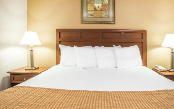 Baymont by Wyndham Mobile/ I-65