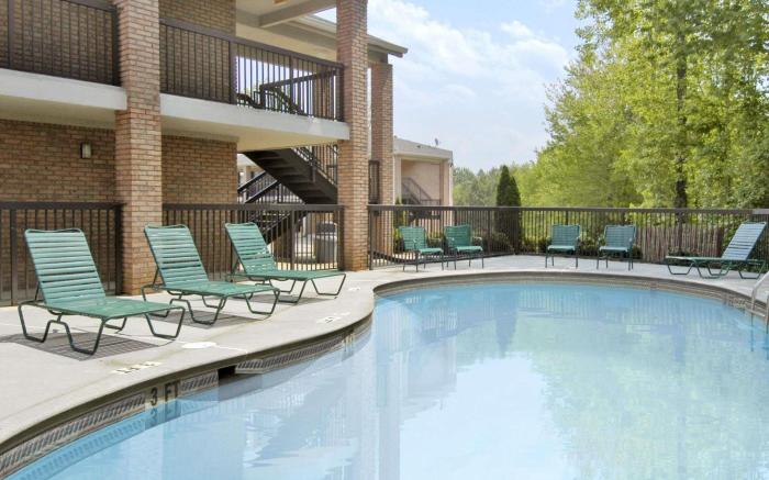 Super 8 By Wyndham Acworth/Atlanta Area