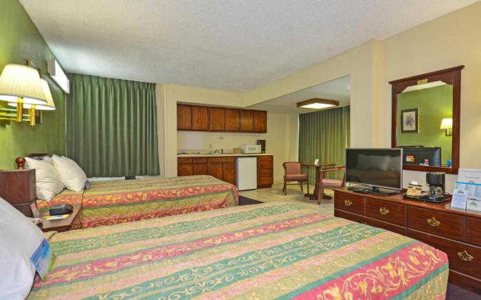 Days Inn by Wyndham Southern Hills/ORU