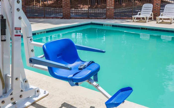 Days Inn & Suites by Wyndham Rocky Mount Golden East