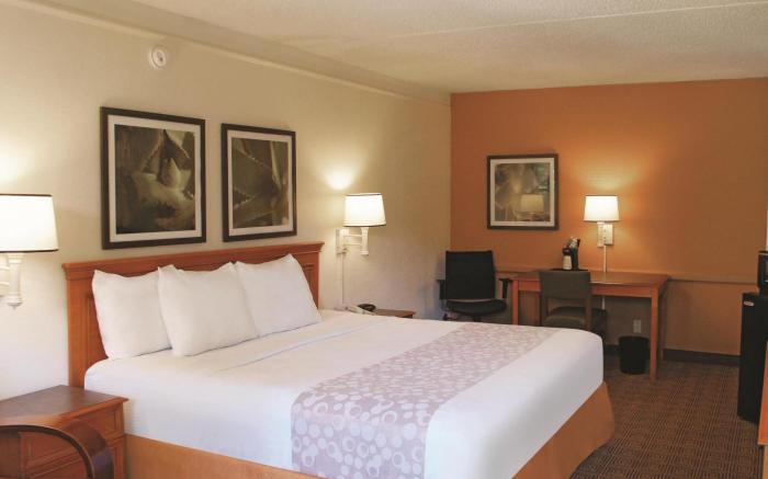 Baymont by Wyndham Houston La Porte
