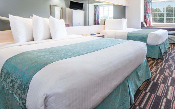 Microtel Inn & Suites by Wyndham Claremore