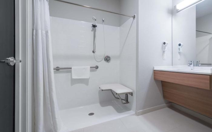 Microtel Inn & Suites by Wyndham Moorhead Fargo Area