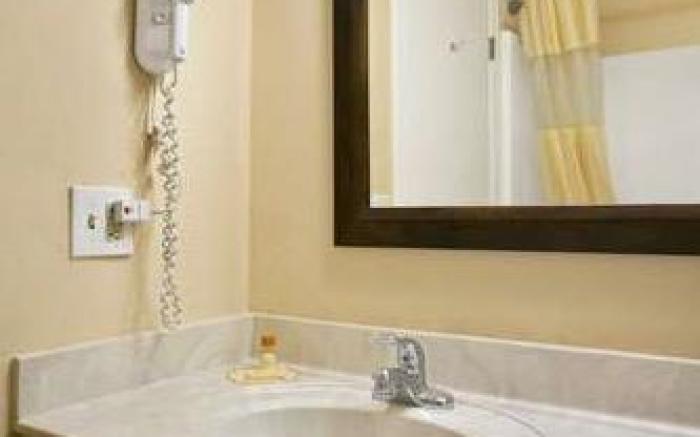 Days Inn by Wyndham Madisonville