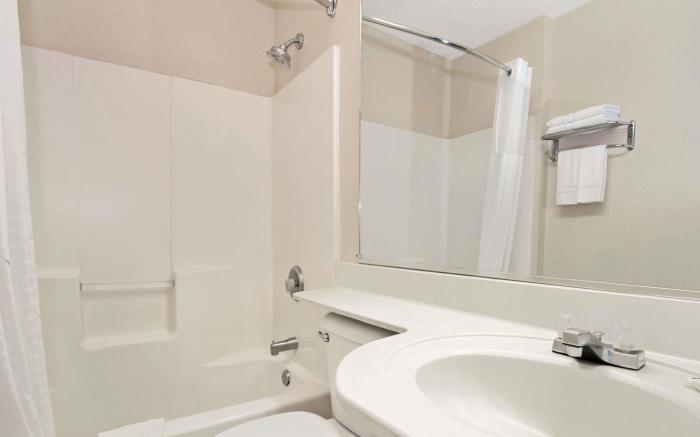 Microtel Inn & Suites by Wyndham Albuquerque West