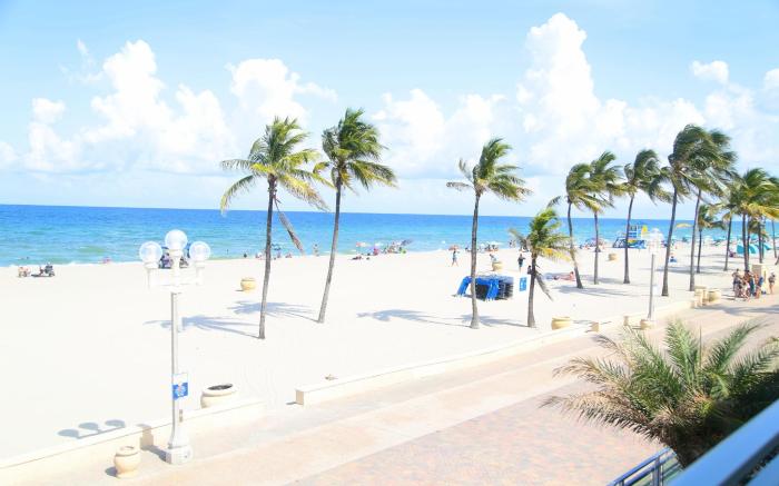 Diane Oceanfront Suites