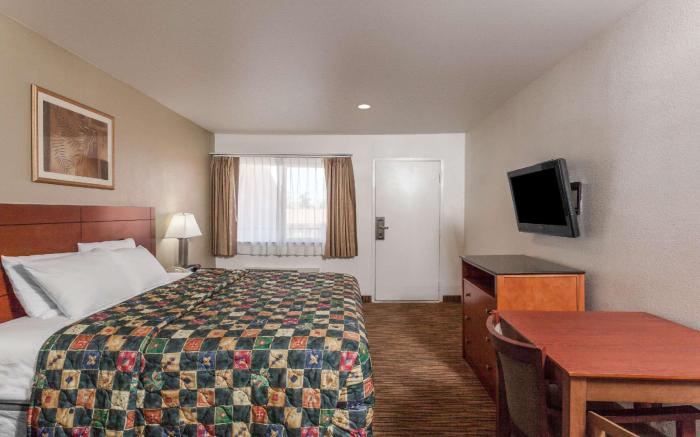 Travelodge by Wyndham Hemet CA