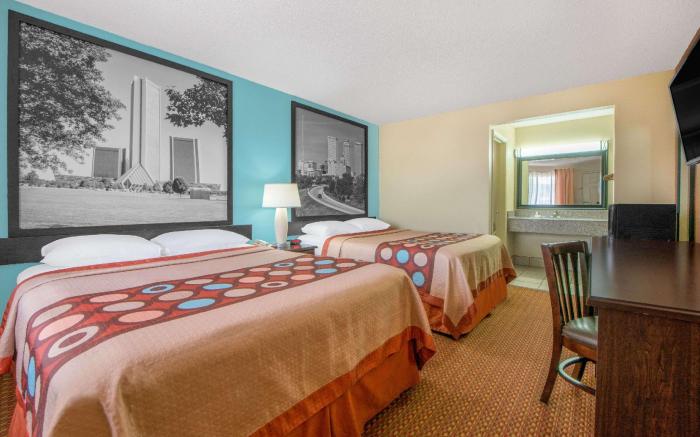 Super 8 by Wyndham Tulsa/Route 66
