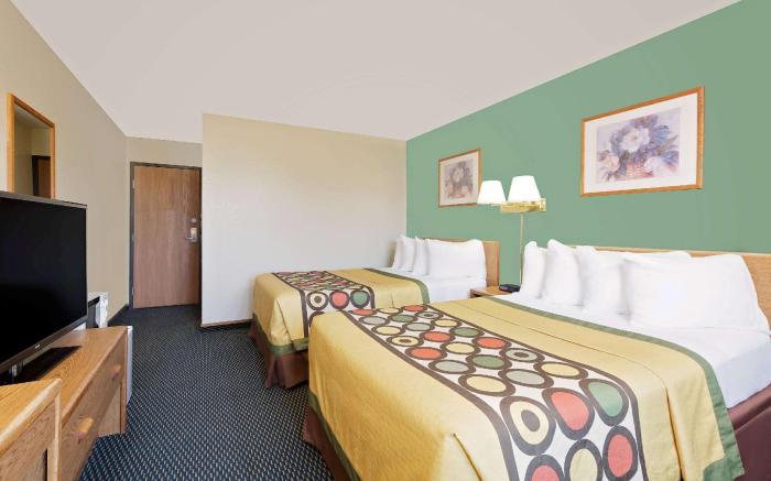 Super 8 By Wyndham Marshall