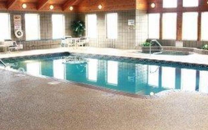 Paynesville Inn & Suites