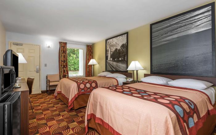 Super 8 By Wyndham Fayetteville