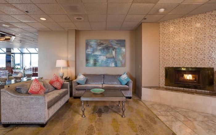 Promenade Inn & Suites Oceanfront