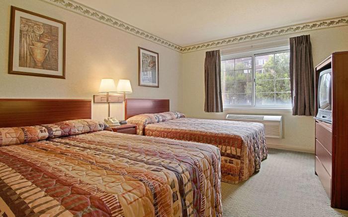 Days Inn by Wyndham Cleveland Lakewood