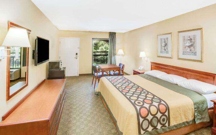 Super 8 By Wyndham Diberville Biloxi Area