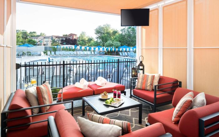 Renaissance Walnut Creek Hotel