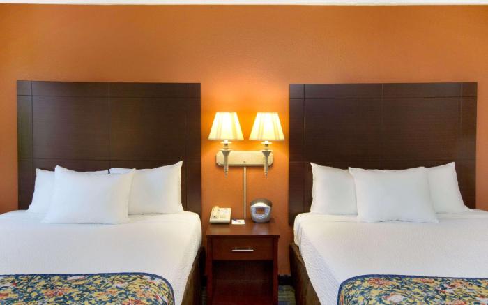 Days Inn by Wyndham Fremont