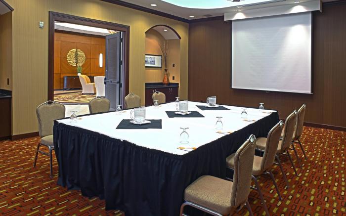 Courtyard by Marriott Hamilton