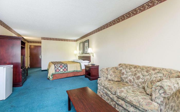 Super 8 By Wyndham Piedmont Greenville Area