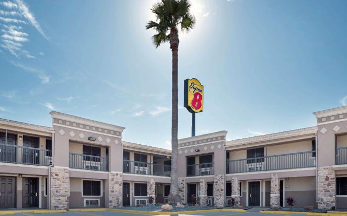 Super 8 By Wyndham Mcallen/Downtown