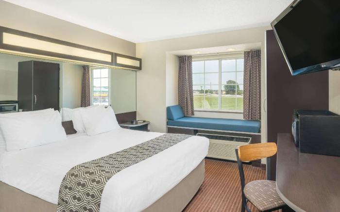 Microtel Inn & Suites by Wyndham Bowling Green