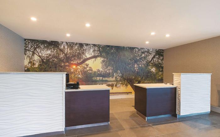 La Quinta Inn & Suites by Wyndham Austin Round Rock