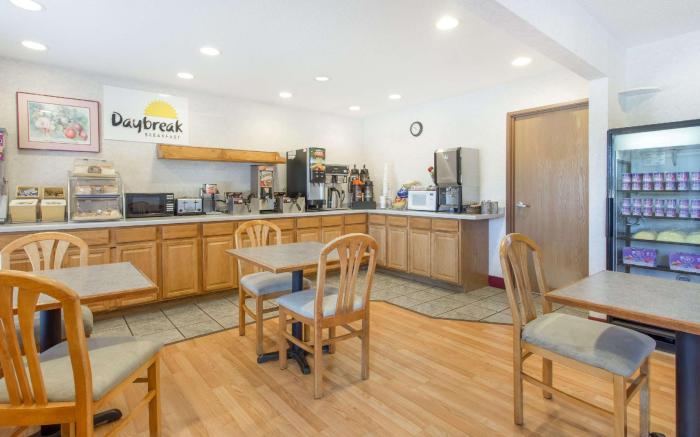 Days Inn by Wyndham Eagle River