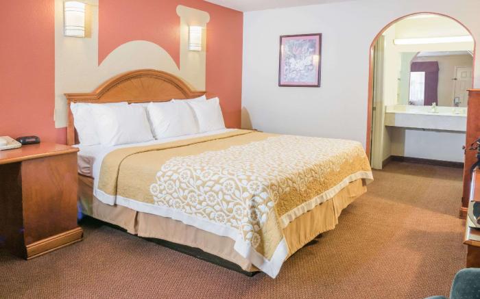 Days Inn by Wyndham Bastrop