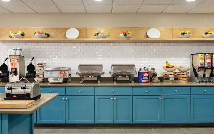 Country Inn & Suites by Radisson, Coralville, IA