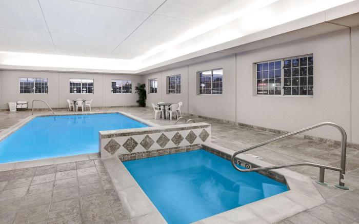 Days Inn by Wyndham Carroll
