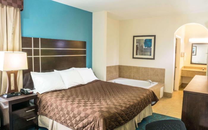 Days Inn by Wyndham Humble/Houston Intercontinental Airport