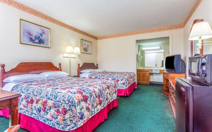 Days Inn by Wyndham Cornelia