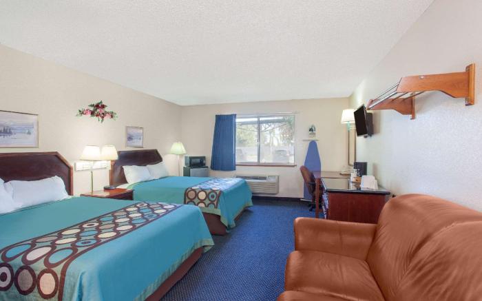 Super 8 By Wyndham Selma/Fresno Area