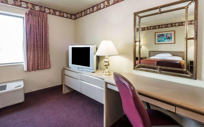 Travelodge by Wyndham Airport Platte City