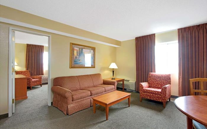 Days Inn by Wyndham St. Louis/Westport MO