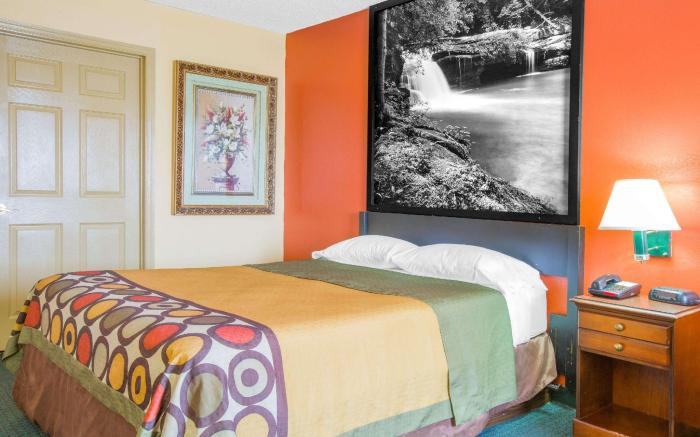 Super 8 By Wyndham Talladega Al