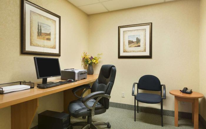 Days Inn by Wyndham Orillia