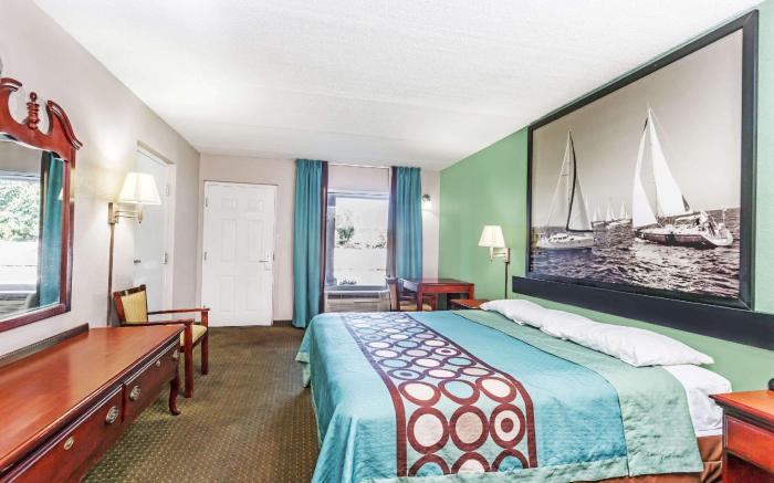 Super 8 by Wyndham Marianna I-10