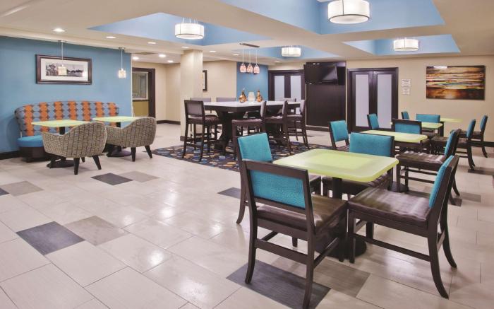 La Quinta Inn & Suites by Wyndham Oxford - Anniston