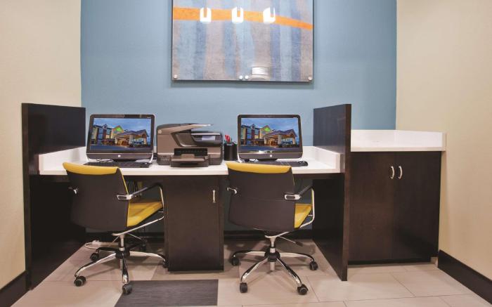 La Quinta Inn & Suites by Wyndham Oxford - Anniston