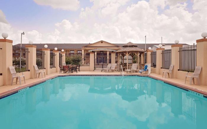 Days Inn by Wyndham Paris