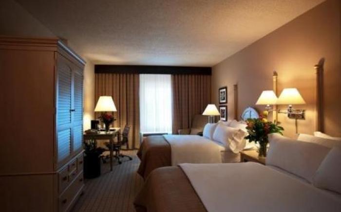 Belle of Baton Rouge Hotel