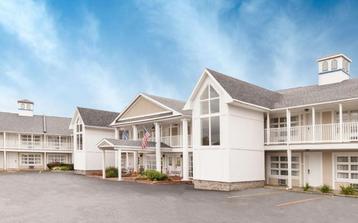 Baymont by Wyndham St. Ignace Lakefront