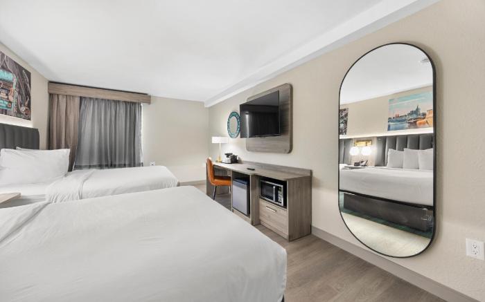 La Quinta Inn & Suites by Wyndham Nashville Airport/Opryland