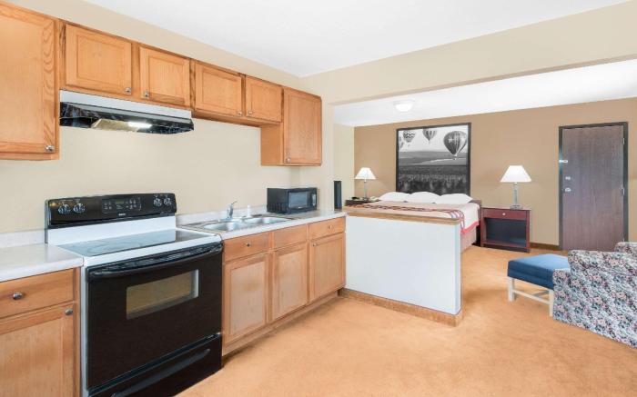 Super 8 By Wyndham Marshalltown