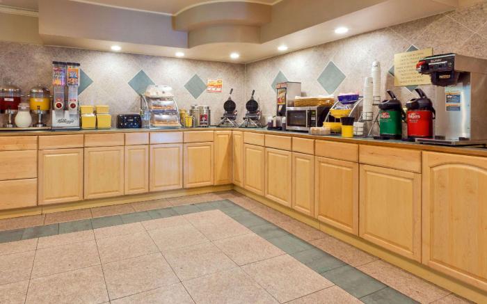 Days Inn by Wyndham Seatac Airport