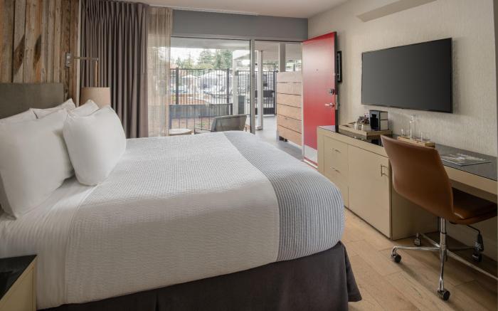 Hotel Paradox, Autograph Collection